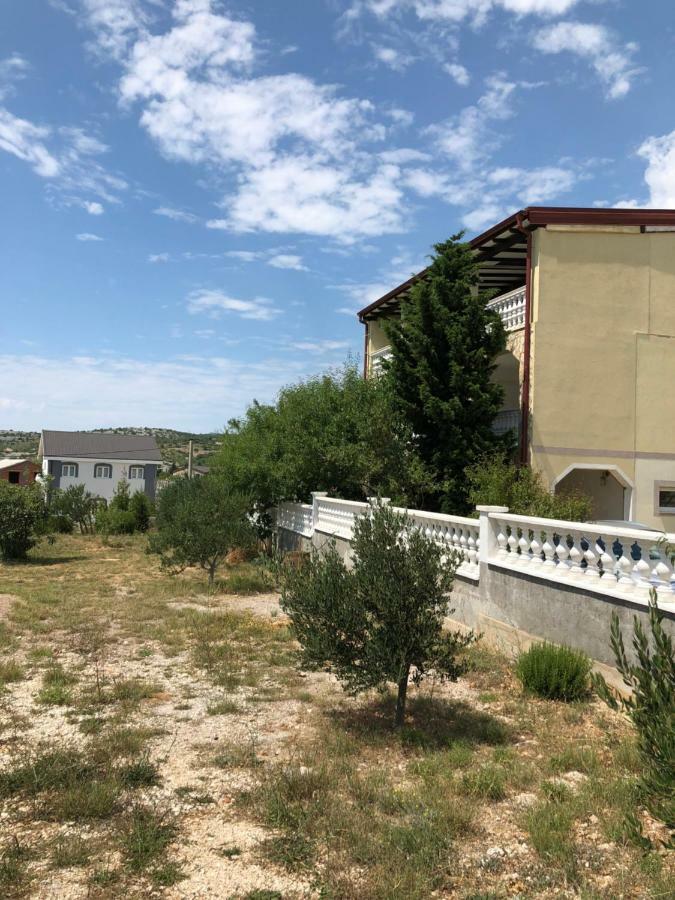 Apartmani Gabi Cesarica Bagian luar foto