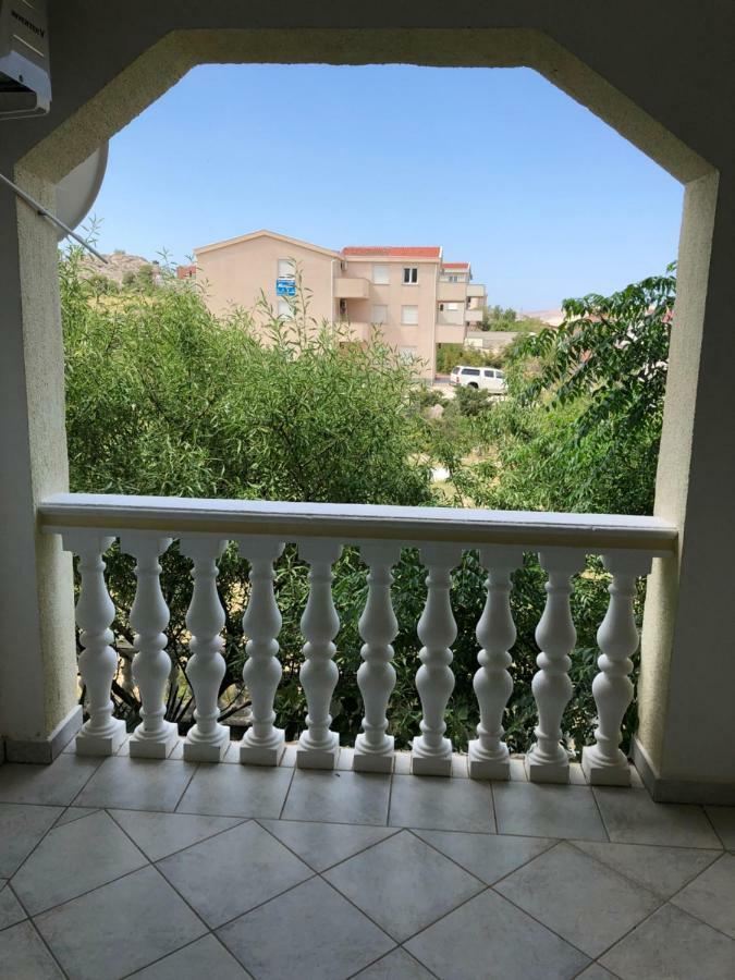 Apartmani Gabi Cesarica Bagian luar foto